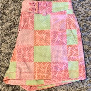 Vineyard vines shorts with whale patching size 2